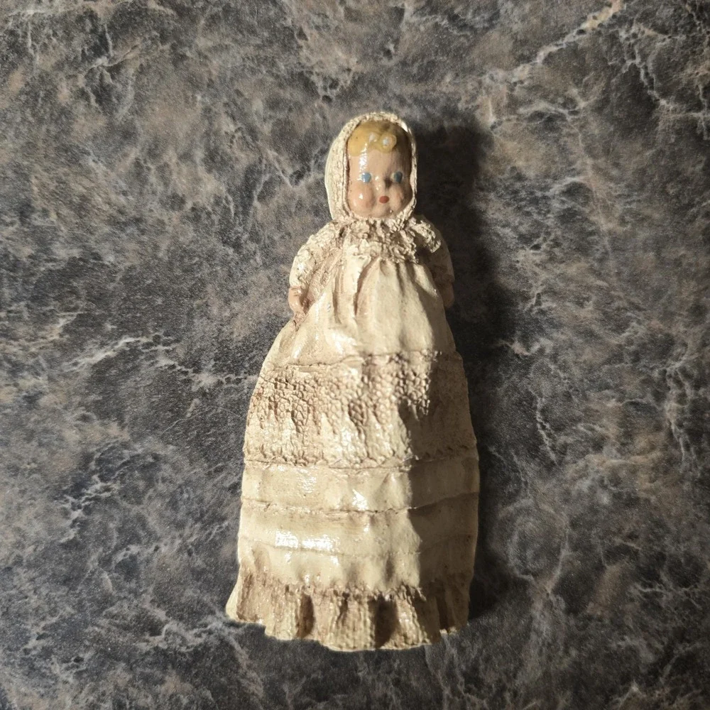 VINTAGE 1979 FIGURINE resin sculpture pilgrim sandy ike spillman baby yellow hat